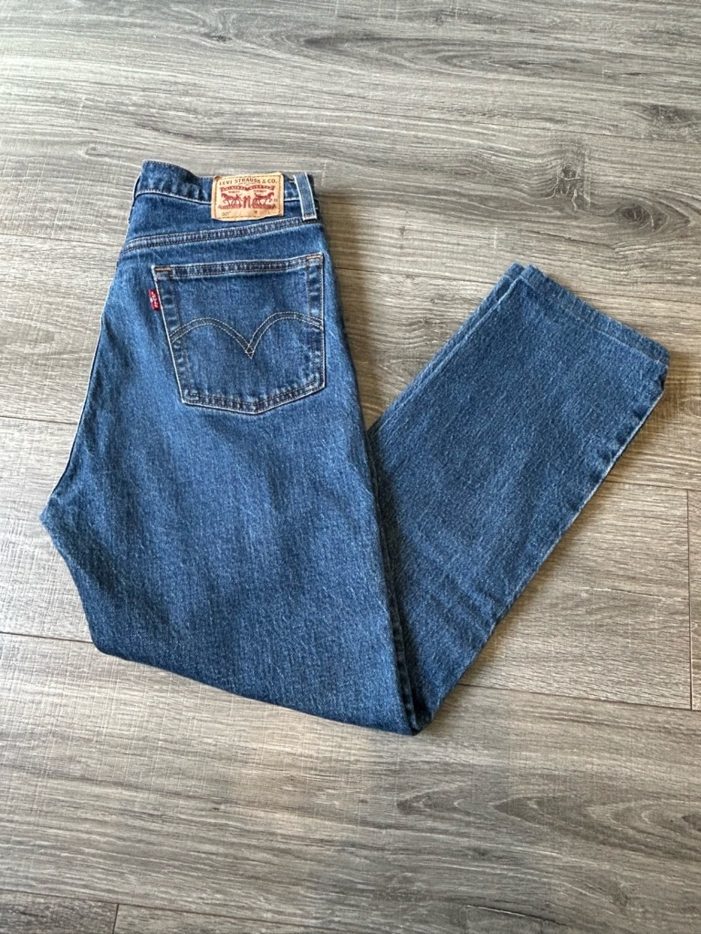 Levi's Women's Straight Leg Jeans in Medium Blue Denim